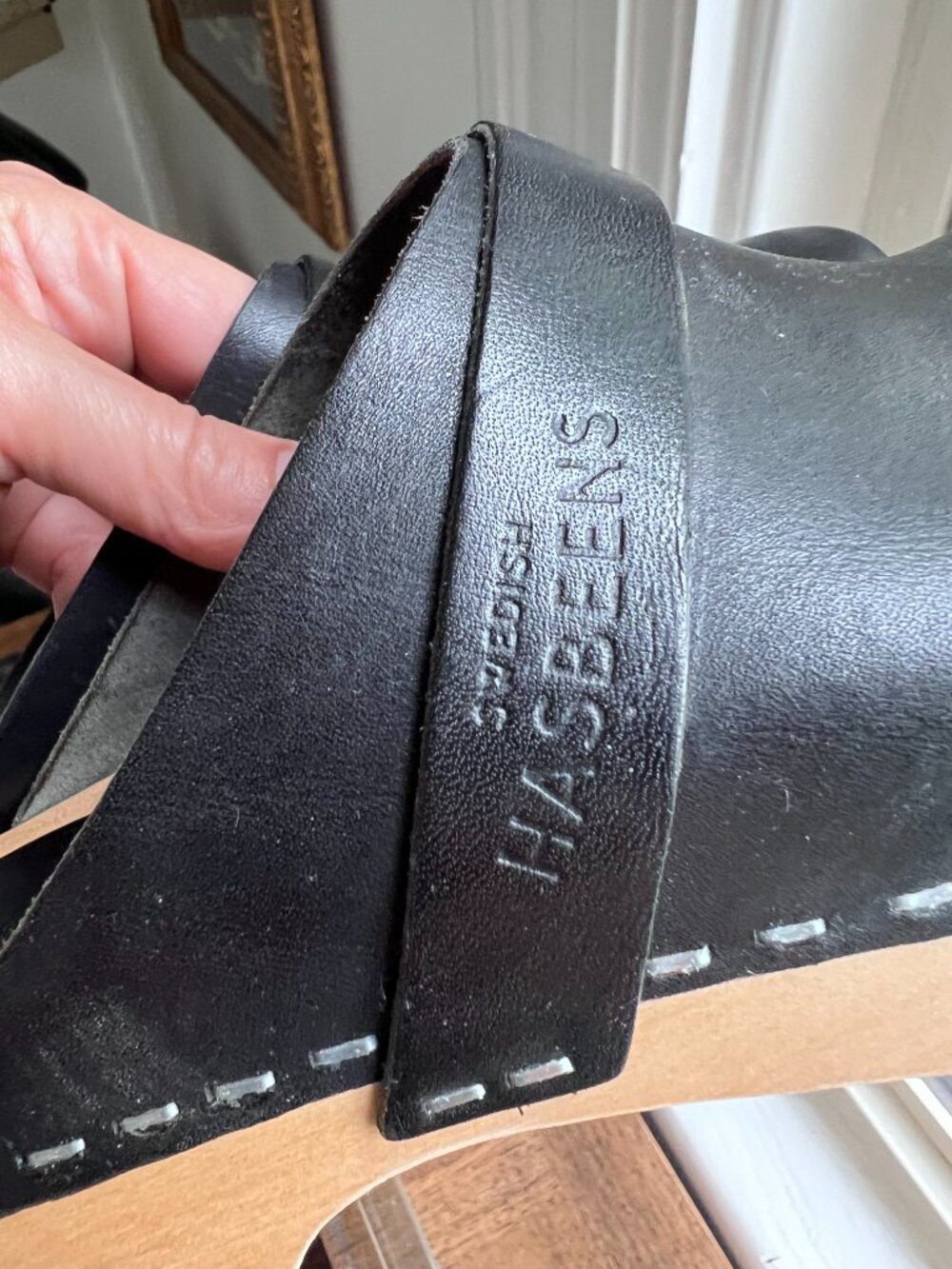 Swedish Hasbeens Black Leather Clogs - Picture 3 of 11